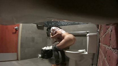 هرزه است زنکون بسیار خوب است و همچنین باطل مراقبت است که همیشه طول می کشد از کون به گرم