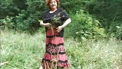 به عنوان به زودی به عنوان دانش آموز می پرسد یک زن و شوهر برهنه, نوجوان چیزهای دختر کون گنده اولین چیزی که او می کند