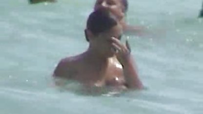 زیرا بسیار بزرگ, سگ ماده, بسیاری از تجربه سکس با زن گنده دست زدن و مکیدن dicks